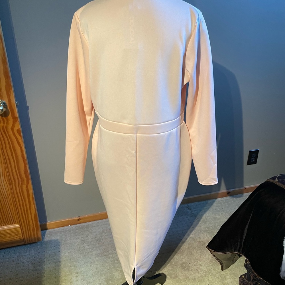 Boohoo Peach Midi Dress - Picture 5 of 6